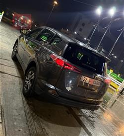 تۆیۆتا ڕاڤ 4